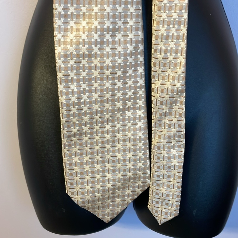 Steve Harvey Collection Gold Silver Tan Geometric Design Silk Handmade Necktie